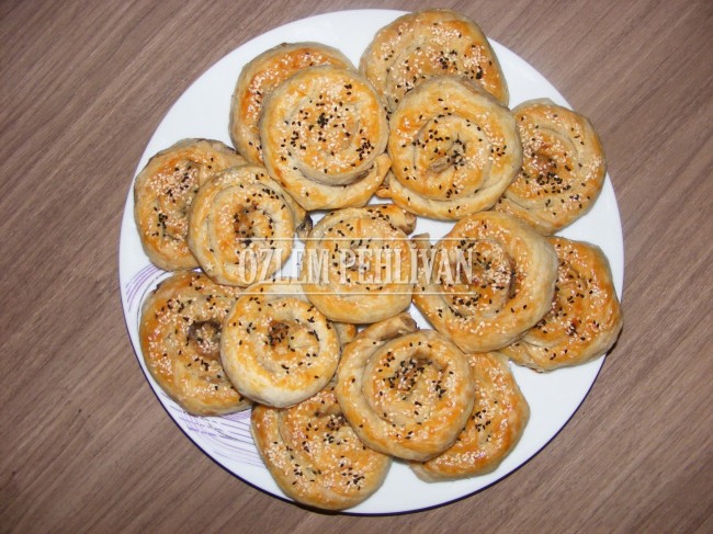 Sar Sarmala Patlıcanlı Börek