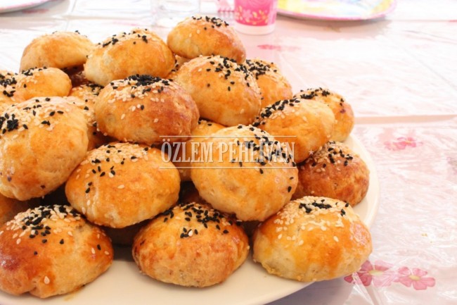 Zeytinli Anne Poğaçası
