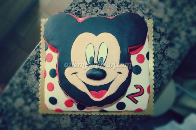 Mert’in Mickey Mouse Pastası