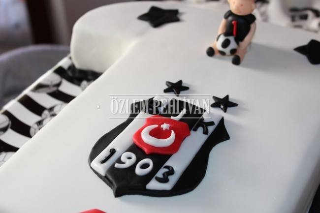 Toprak’ın Beşiktaş’lı 1 Yaş Pastası