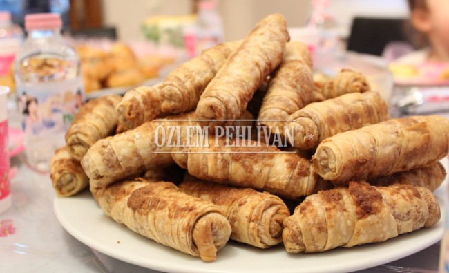 Haşhaşlı Mercimekli Börek