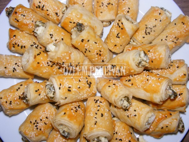 Mini Mini Peynirli Börek