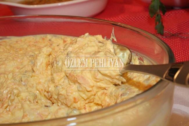 Yoğurtlu Havuç Salata (Meze)